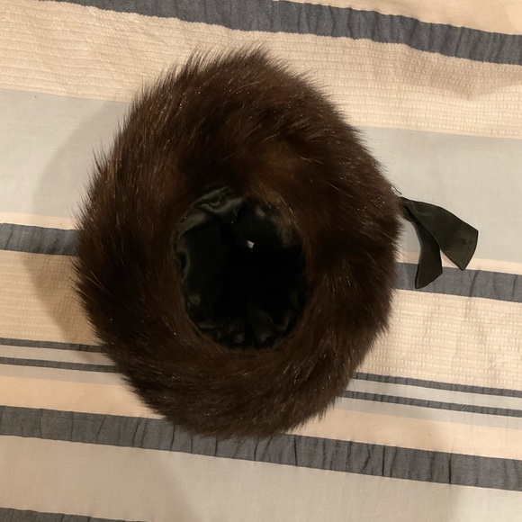 Vintage Genuine Black Fur Muff - Picture 11 of 11